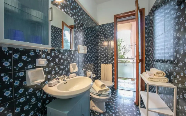 Ginestre Apartment few min From sea