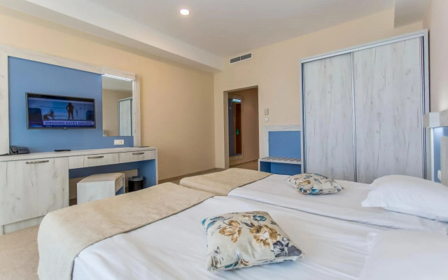 Evrika Club Hotel