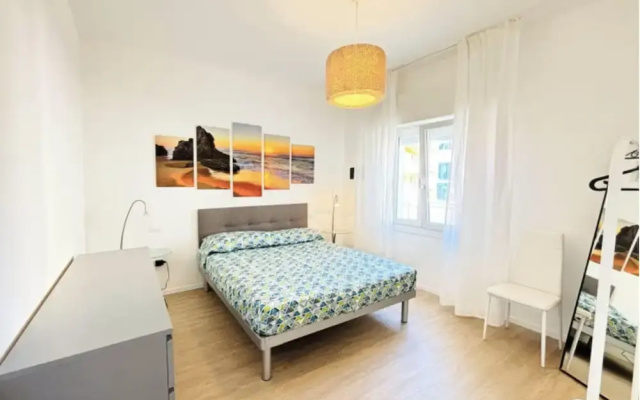 Beachside Apartment With Balcony