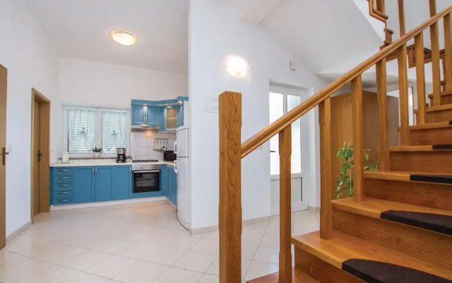 Awesome Home in Drenje With Wifi and 4 Bedrooms