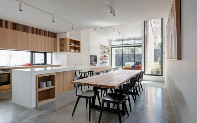 BOUTIQUE STAYS - Woodfin House