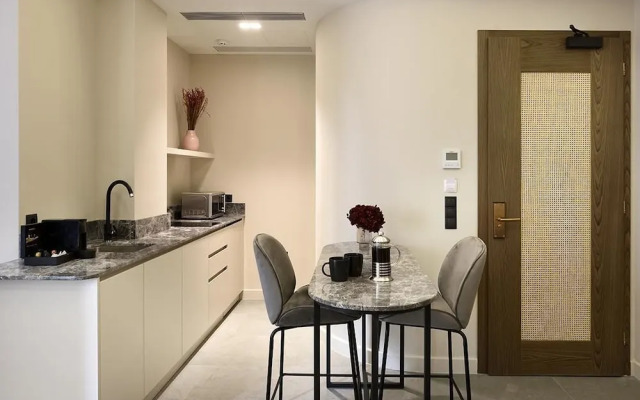 Roomore Apartments
