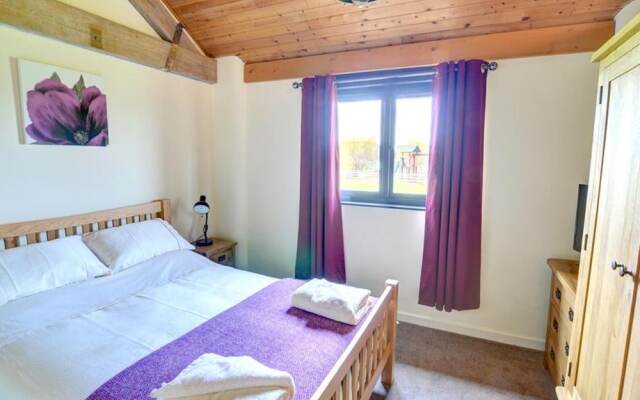 Luxurious Holiday Home in South Wales Near River