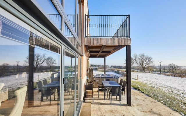 Host Stay The Gathering