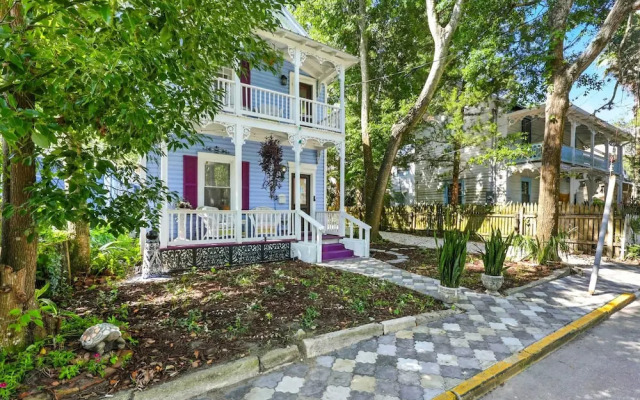 Periwinkle Perch - Home for 4