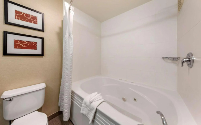 Comfort Suites Near Six Flags Magic Mountain