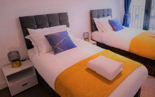 Livestay - Modern Spacious 2 Bed 2 Bath Apartment