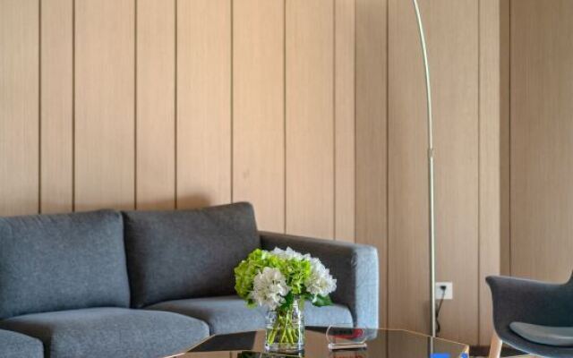 Vyluk Hotel Chongqing Light Rail Station