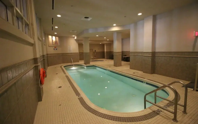 Sunset Waterfront Resort by DKRA