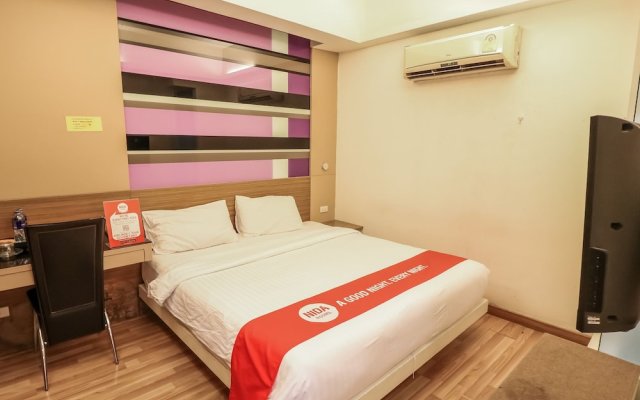 Nida Rooms Khlong Toei 390 Sky Train
