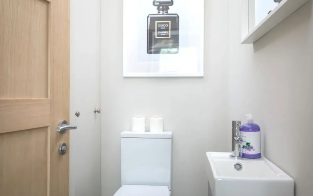 Oxford Passage Coach House