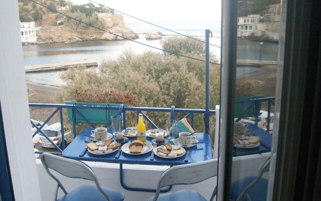 Alkistis Cozy By The Beach Apt In Ikaria Island, Therma 1st Floor