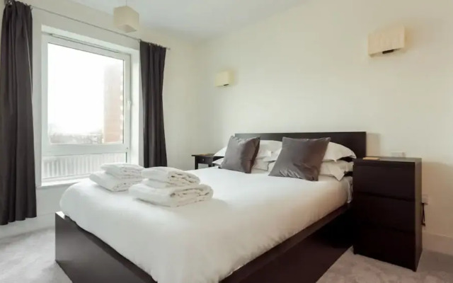 Starboard - Spacious Two-bedroom Apartment