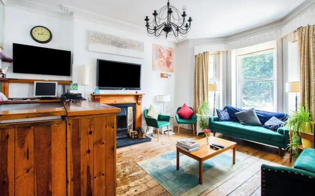 OYO The Lodge Bournemouth