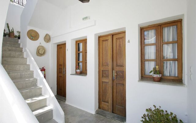 Melenos Apartments