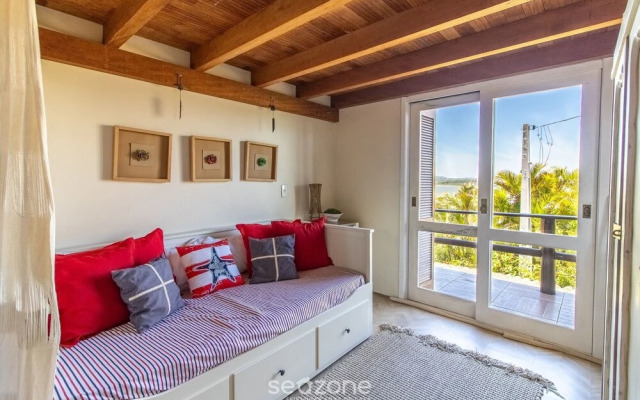 Comfortable Duplex in Praia do Rosa - SC Rfe000