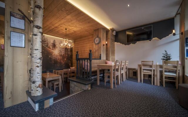 Curling Hôtel & Bar