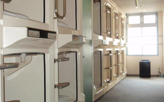 Capsule Hotel Kobe Sannomiya (Male Only)