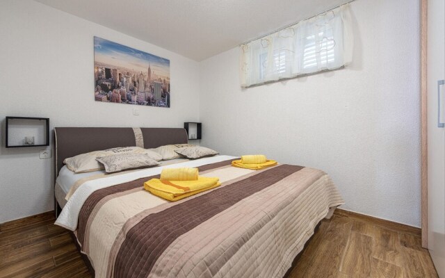 Beautiful Apartment in Petrcane With Wifi and 1 Bedrooms