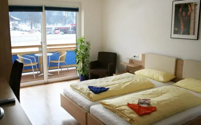 Gay Hotel Haus Romeo Men Only