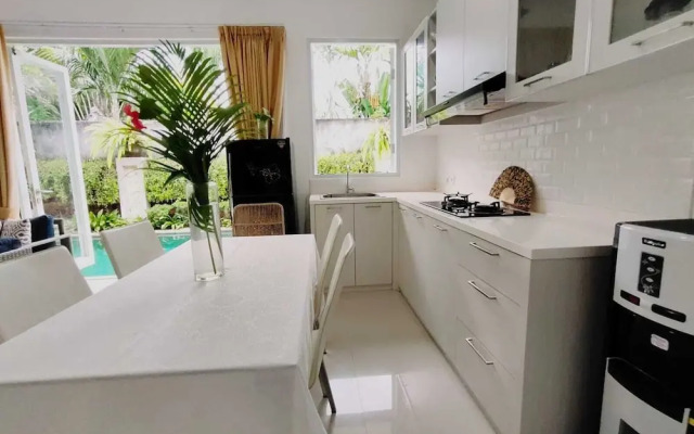 Villa Putih Berawa