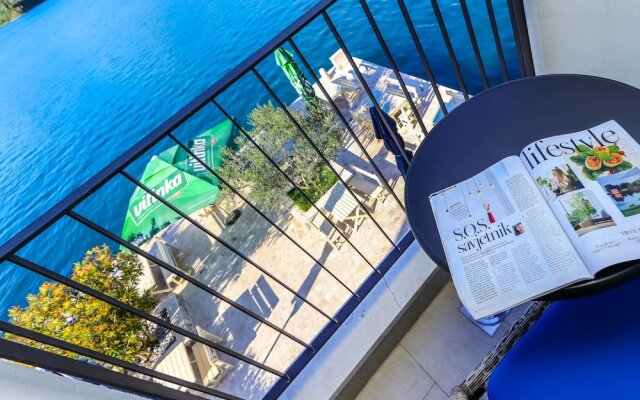 Apartments Maestral