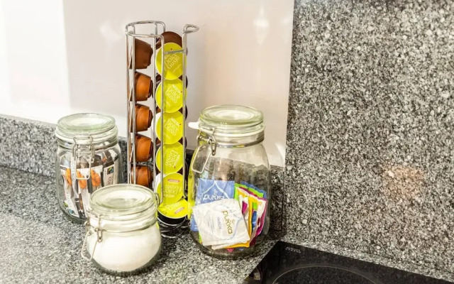 11 Helena House Business Apartment