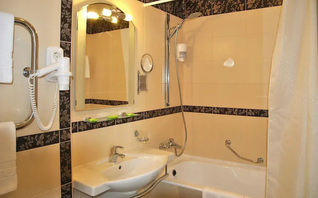 Z Hotel by Zolotoy Kolos