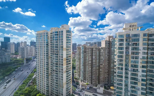 Book and Bed-Jingan Temple