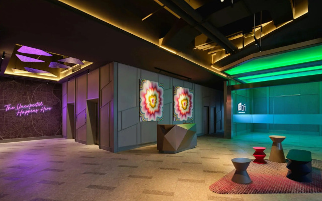 Aloft Jakarta Kebon Jeruk