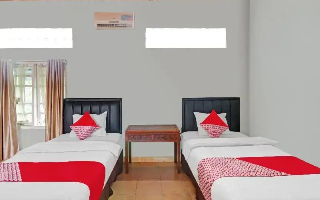 OYO 113500 Hotel R Cantika Syariah