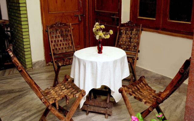 OYO 1806 Platinum House