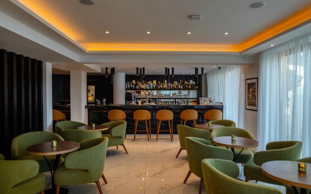 Leonardo Crystal Cove & Spa by the sea - Adults Only