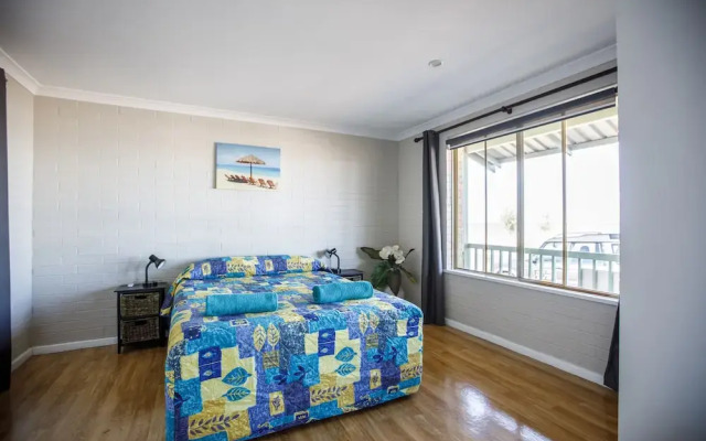 Champion Bay Apartments