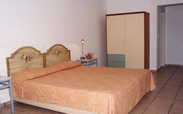 Iason Hotel Apartments & Studios