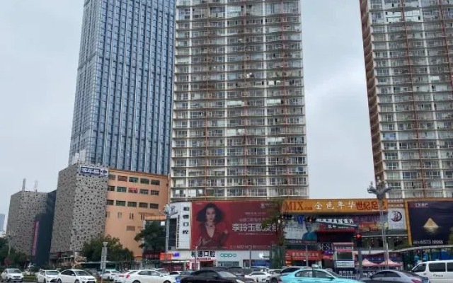 Kunming Benke Apartment (Baiyun Road Subway Station)