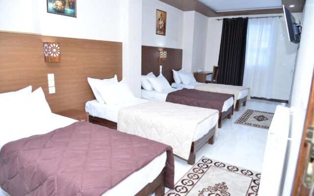 Hotel Mh