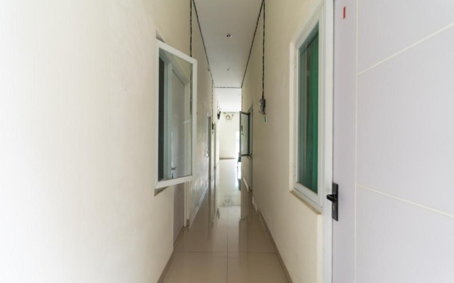 KoolKost Syariah near LRT Boulevard Selatan Station - Minimum Stay 6 Nights – Hotel Rooms – Jakarta