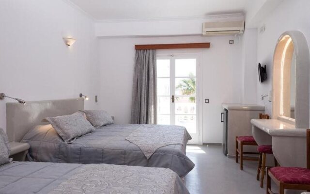 Avraki Rooms & Studios