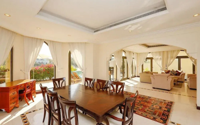 The Palm Jumeirah Villas - Frond F