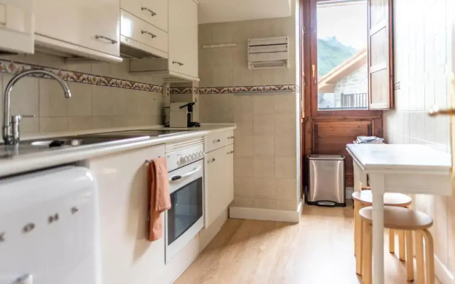 Acogedor Apartamento En Biescas Con Chimenea Y Garaje