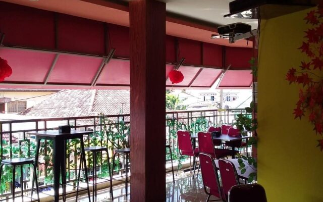 OYO 178 Denata B&B