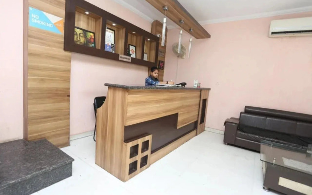 Hotel Nuova By OYO Rooms