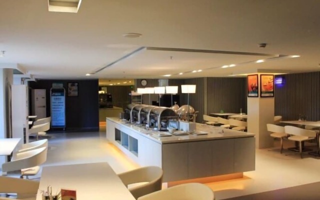 Jinjiang Inn Xiangzhou Inter-city Bus Station Hotel