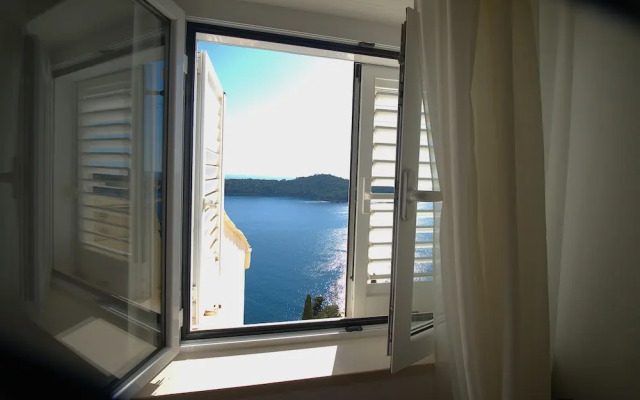 Apartment Blue Horizon