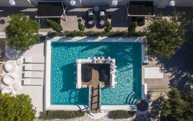 Unique Suite Property 2GUESTS shared pool