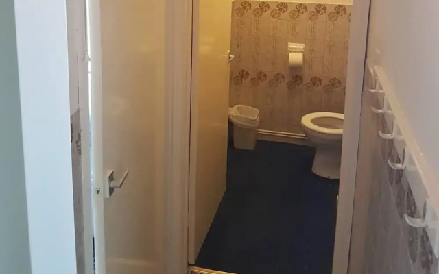 Apsley 1 Flat Sleeps 4 With Near Beach