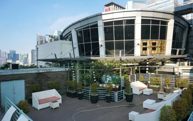 Nice and Homey 2BR Apartment at FX Residence