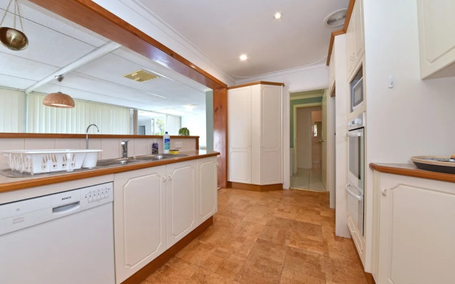 Comfy Home near Airport & City 2280