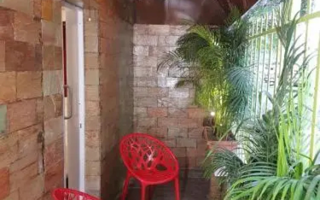 Emerald Suites